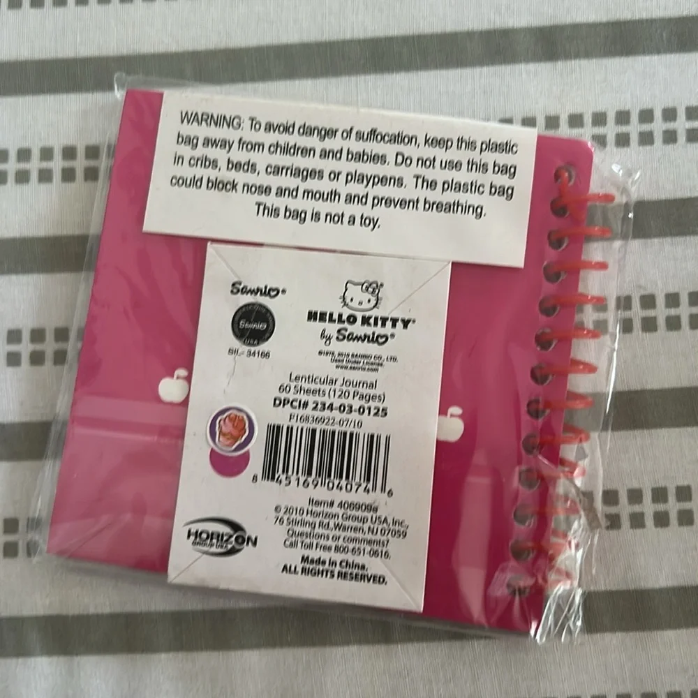 5/$20 Sanrio Hello Kitty Lenticular Journal - 60 sheets (120 pages) NWT